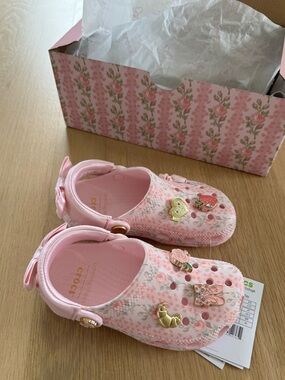 CROCS Kids' × LoveShackFancy Bow Back Classic Clog NWT